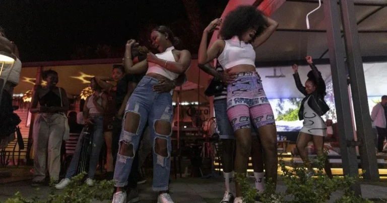 PRETTY 4NINE – Amapiano Mix 2026 | Impilo, Khanya Njalo, As’jabule, Thunderstorm, Hola Mamacita